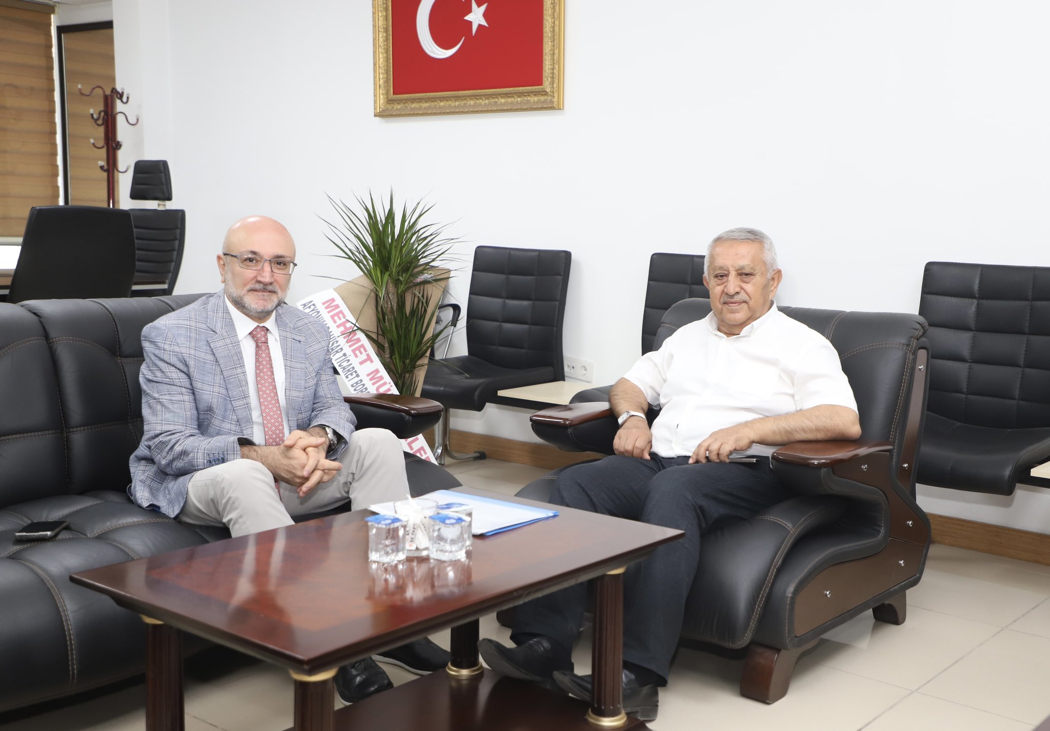 Zeybek, Şahin’i Ziyaret Etti!