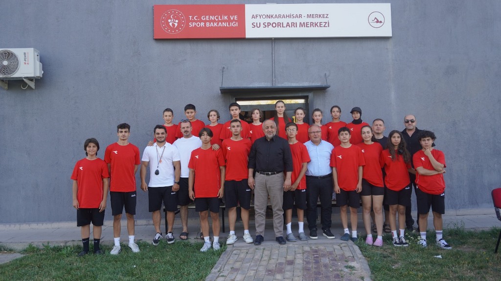 AFYONKARAHİSARLI GENÇ KANO SPORCULARI TÜRKİYE KUPASI'NA HAZIRLANIYOR
