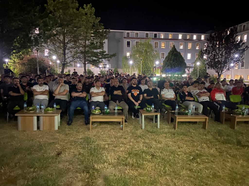 TINAZTEPE YURDU, TÜRKİYE'NİN GALİBİYET SEVİNCİYLE İNLEDİ