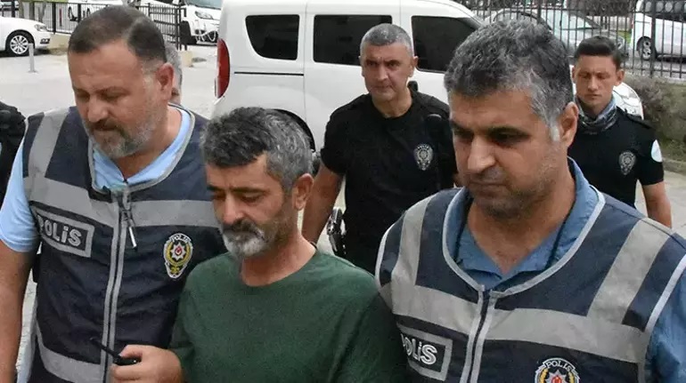 Eski Eşini Keser Sapıyla Vurarak Öldürmüştü!