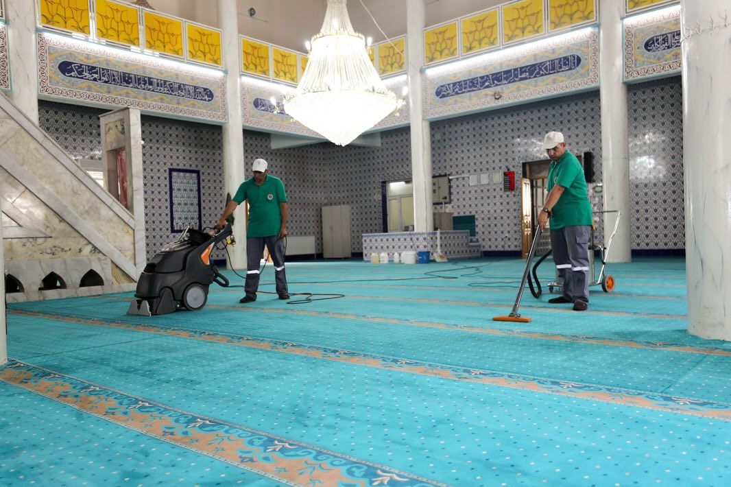 Afyonkarahisar Belediyesi Cami ve Kur’an Kurslarını Temizledi!