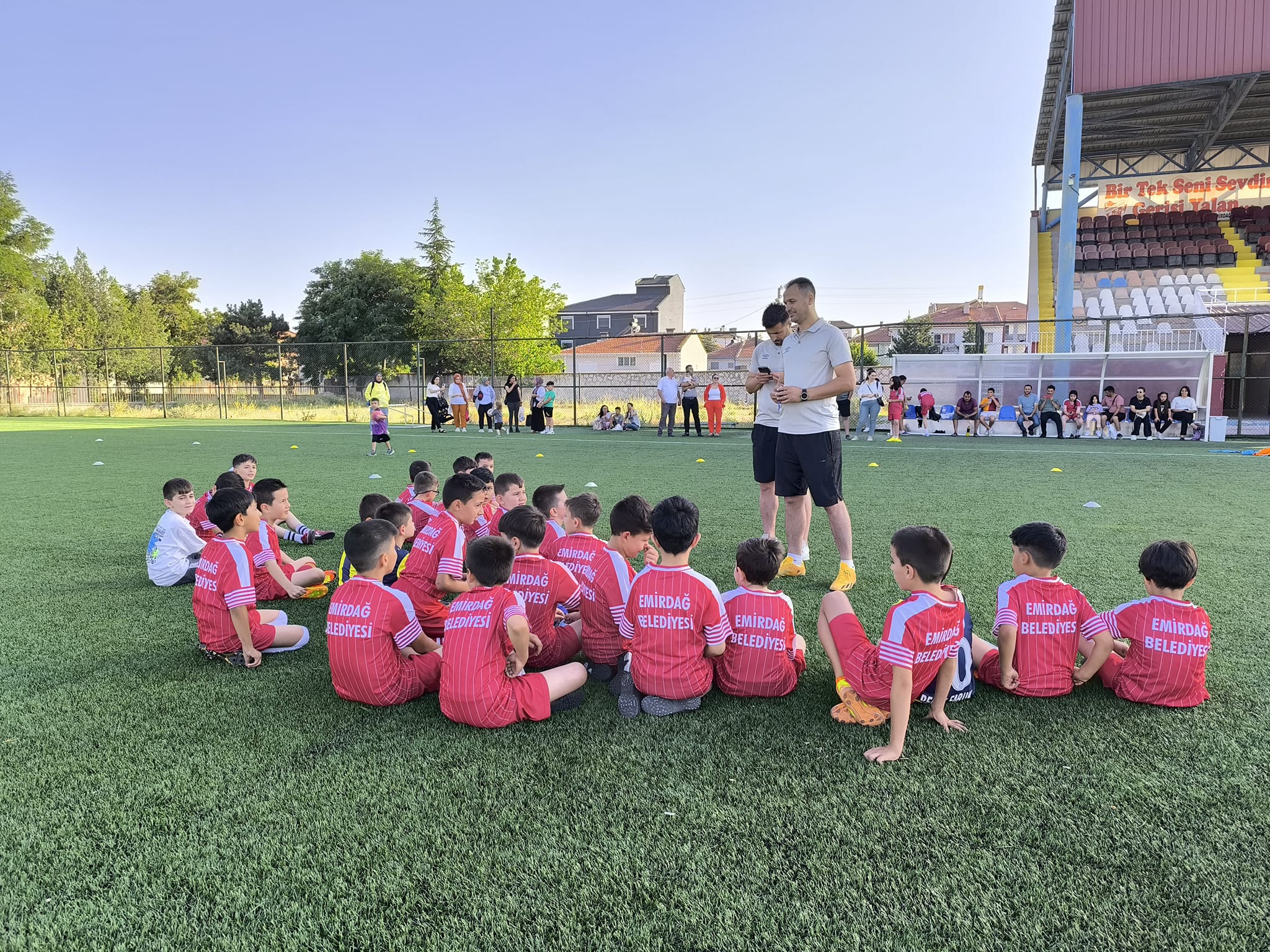 Emirdağ Belediyesi Yaz Spor Okulları Başladı