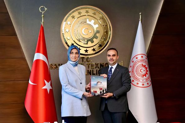 Afyonkarahisar Valisi ve Milletvekillerinden Sanayi ve Teknoloji Bakanı'na Ziyaret