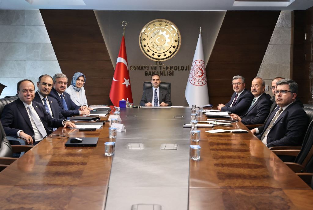 BAKAN KACIR, OSB'LER VE AFSÜ LABORATUVARI İÇİN TALİMAT VERDİ