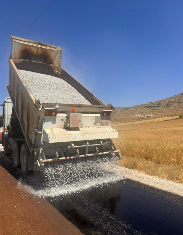 İL ÖZEL İDARESİ YOL ÇALIŞMALARINA ARALIKSIZ DEVAM EDİYOR