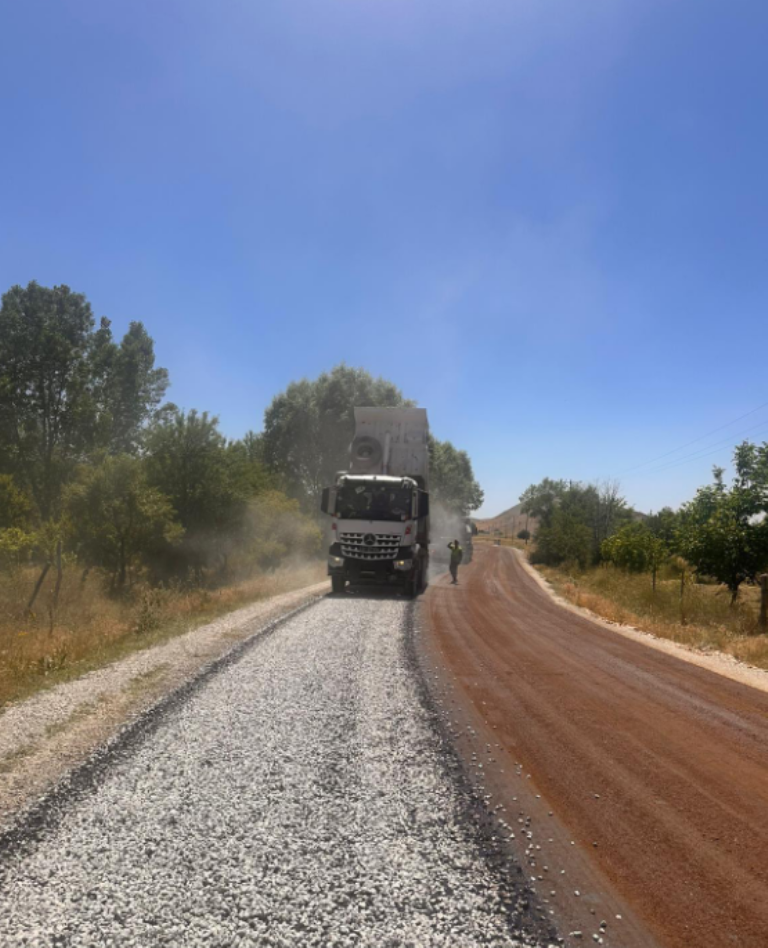 İL ÖZEL İDARESİ YOL ÇALIŞMALARINA ARALIKSIZ DEVAM EDİYOR
