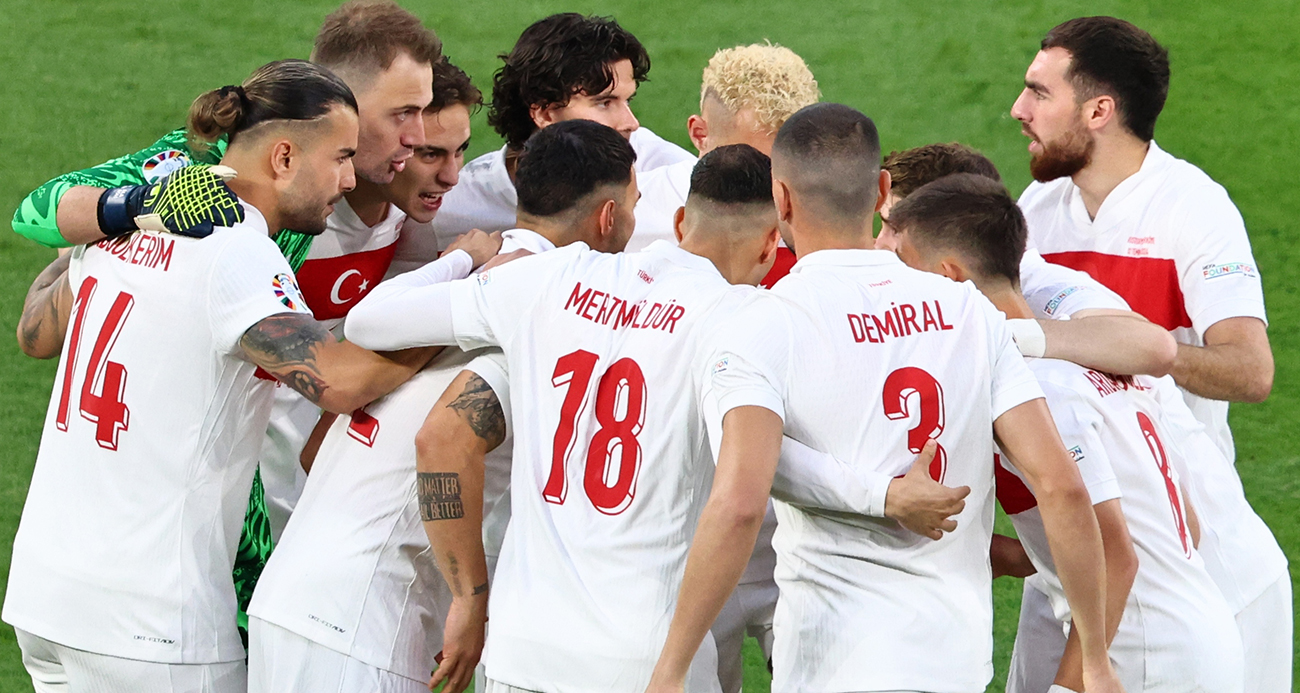 A MİLLİ FUTBOL TAKIMI YARI FİNAL İÇİN HOLLANDA KARŞISINDA