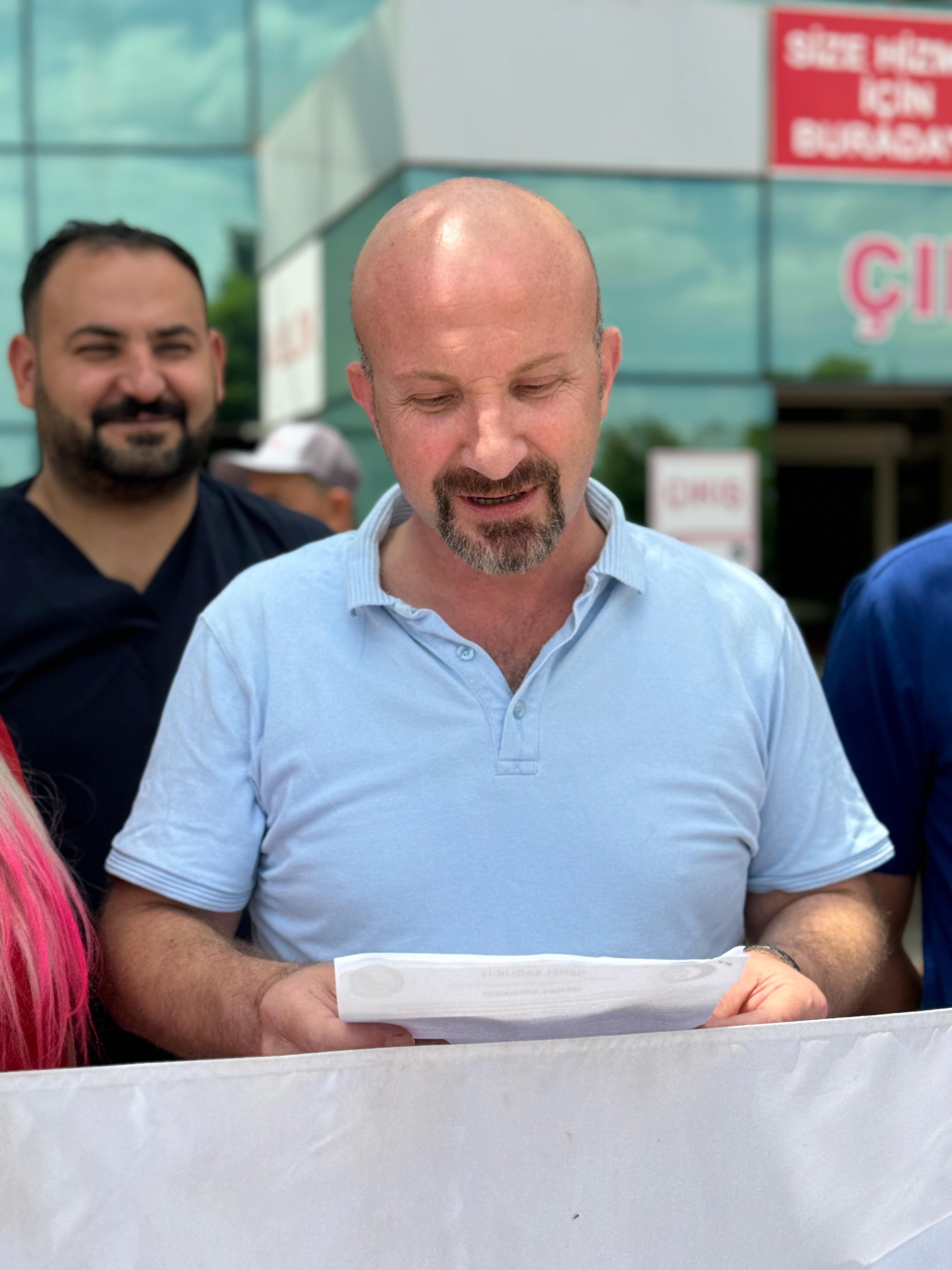 KAMU EMEKÇİSİNİ SATAN KONFEDARASYON YÜZÜNDEN AĞIR YAŞAMA MAHKUM  EDİLDİK”