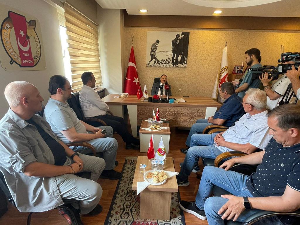 VEYSEL EROĞLU, AFYON GAZETECİLER CEMİYETİ'Nİ ZİYARET ETTİ