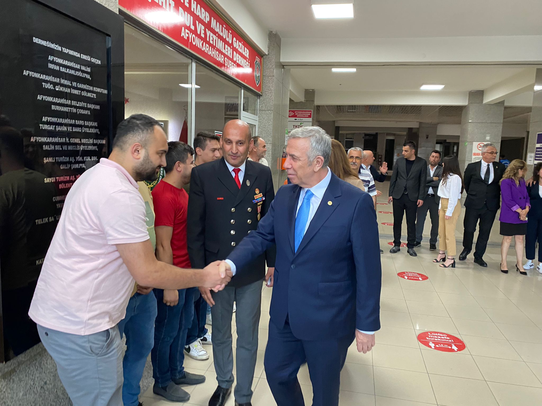 ANKARA BÜYÜKŞEHİR BELEDİYE BAŞKANI YAVAŞ  BAŞKAN KÖKSAL İLE BİRLİKTE  ŞEHİTLER VE GAZİLER DERNEĞİNİ ZİYARET ETTİ