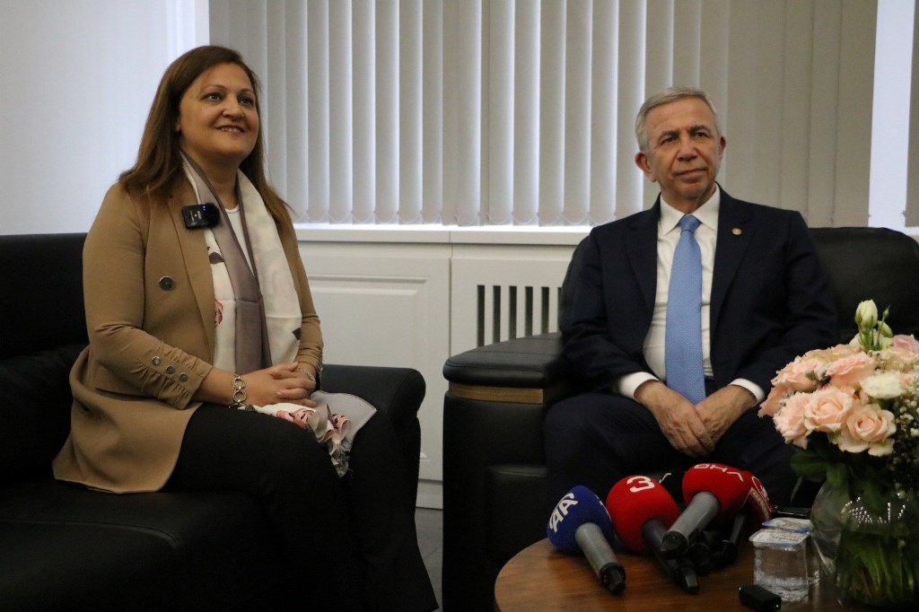 "BELEDİYE BAŞKANLARININ GÖREVLERİ TASARRUFLU DAVRANMAKTIR"
