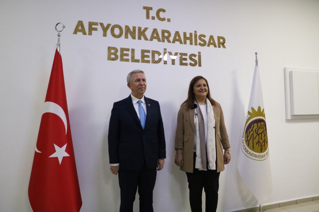 "BELEDİYE BAŞKANLARININ GÖREVLERİ TASARRUFLU DAVRANMAKTIR"