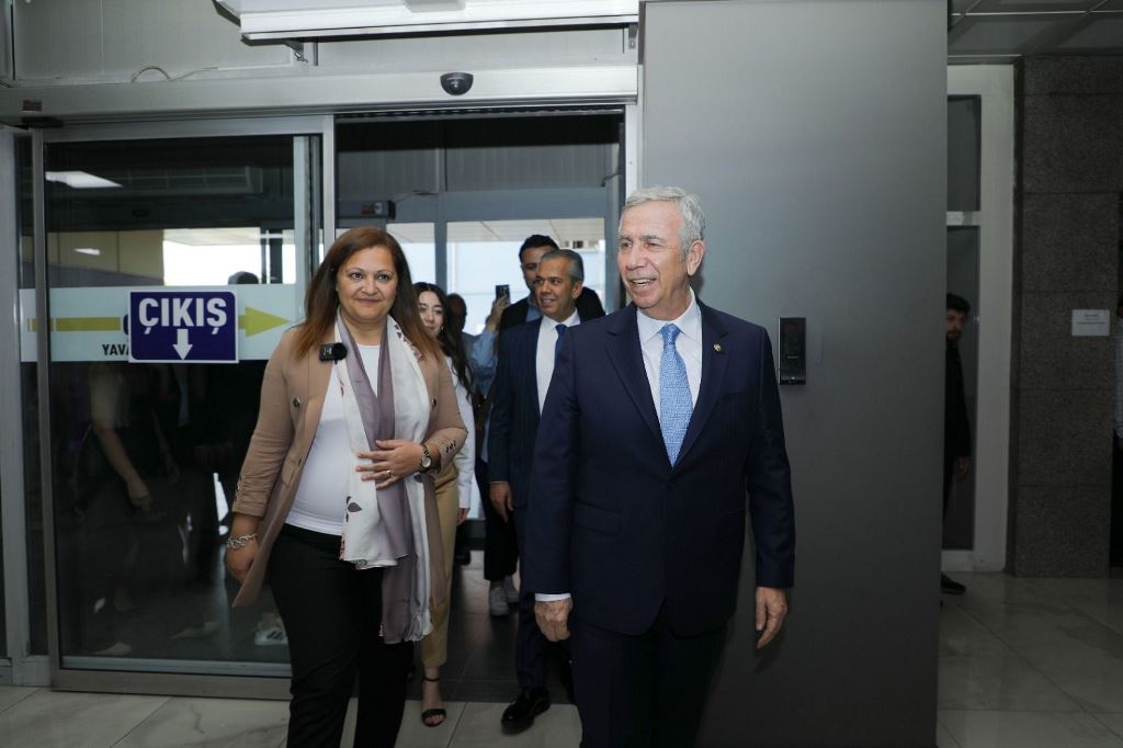 "MANSUR BAŞKANIMIZI ROL MODEL ALIYORUM"