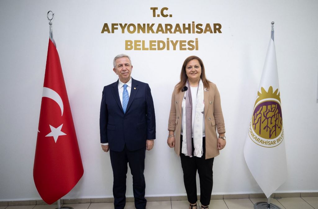 "MANSUR BAŞKANIMIZI ROL MODEL ALIYORUM"
