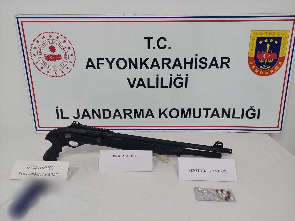 UŞAK'TAN AFYON'A UYUŞTURUCU GETİRDİLER