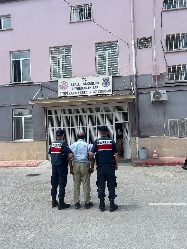 AFYON'DA MÜSTEHCEN YAYINLARIN ÜRETİMİNDE ÇOCUKLARI KULLANIYORDU