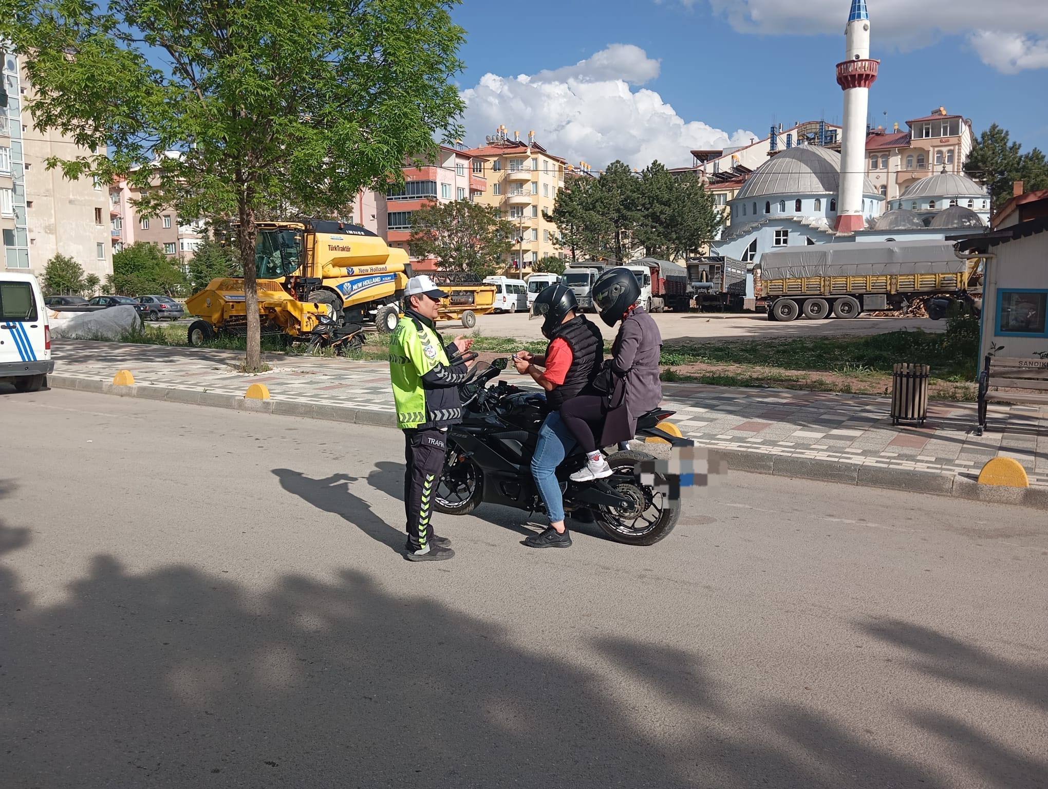 Sandıklı'da Şahin Ekipleri Kuralsızlığa Geçit Vermiyor