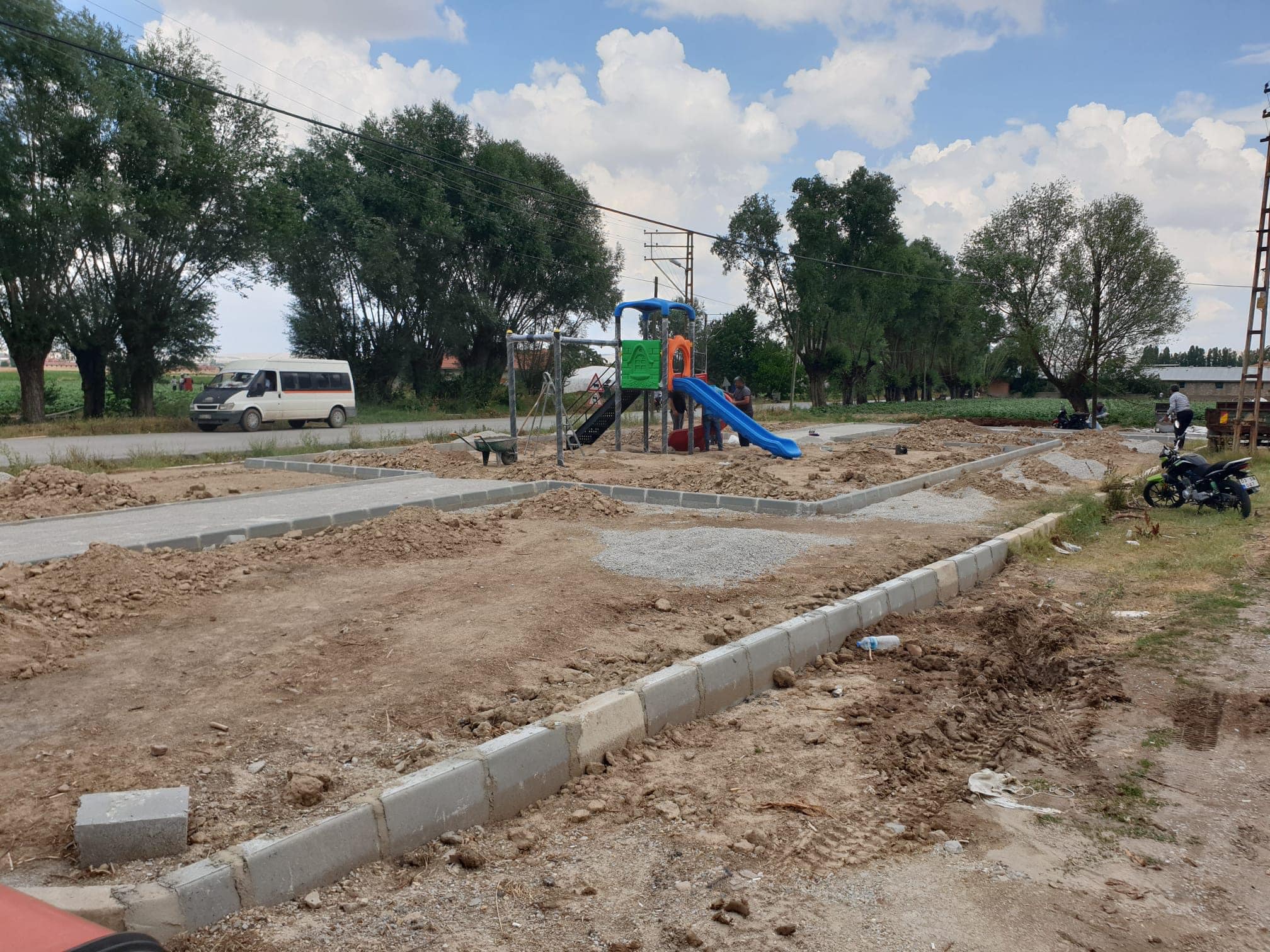 Başkan Özaşkın Çocukların Gönlüne Taht Kurdu