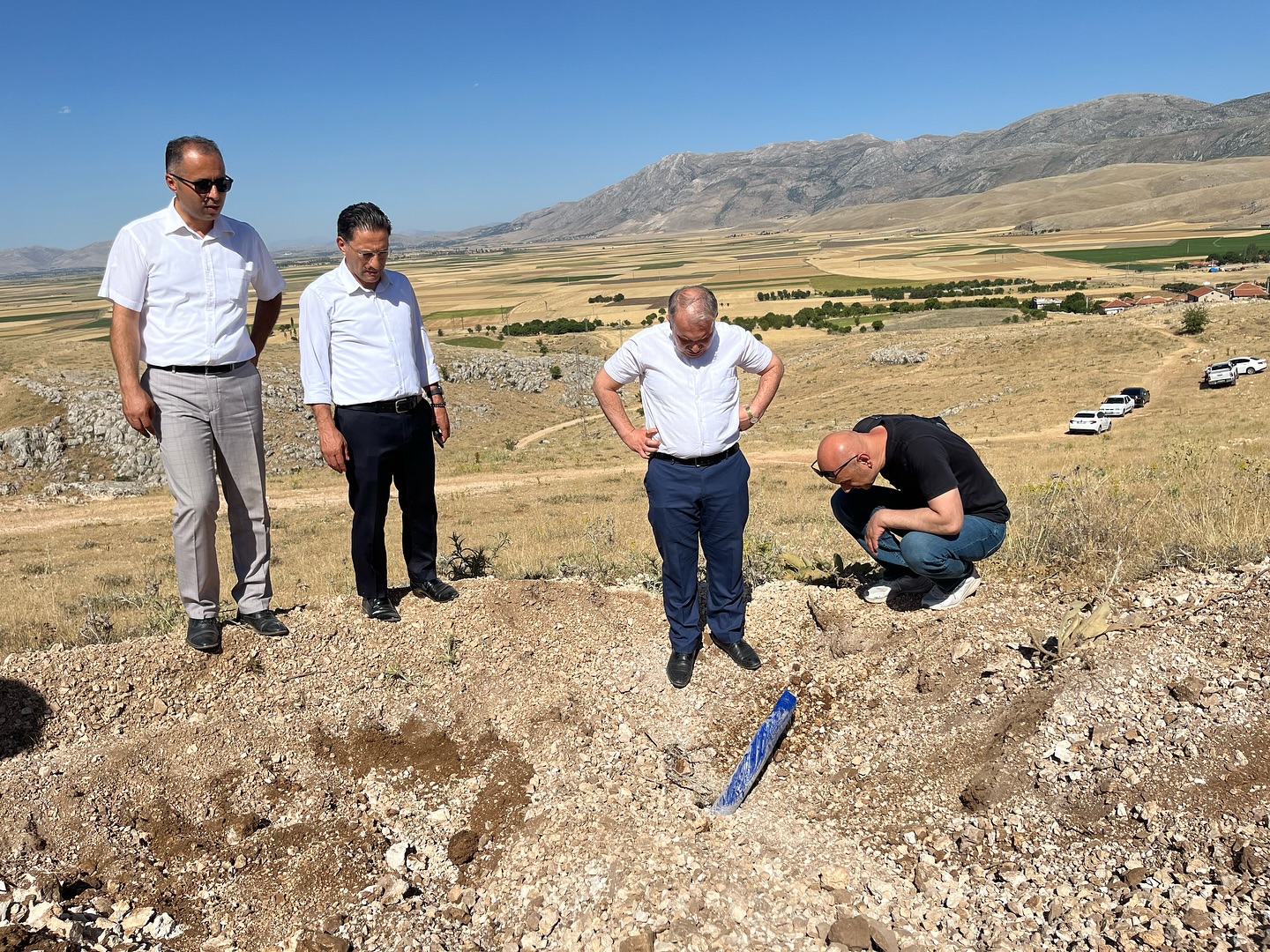 Kaymakam Duru Gidilmedik Köy Çalınmadık Kapı Bırakmıyor