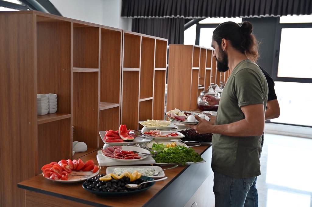 AMORİUM OTEL'DE AÇIK BÜFE KAHVALTI HİZMETİ BAŞLADI