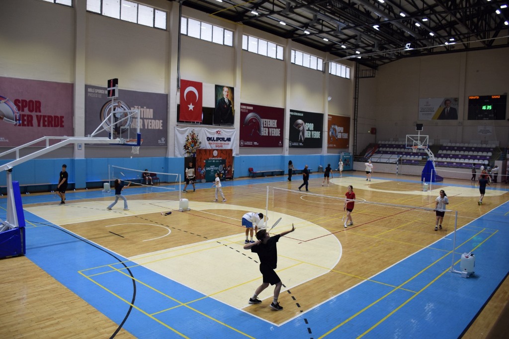 AFYON'DA 5 TEMMUZ DÜNYA BADMİNTON GÜNÜ COŞKUYLA KUTLANDI