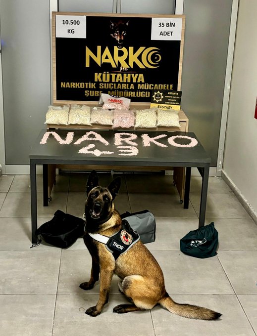 AFYONKARAHİSAR NARKOTİK POLİSİ  ZEHİR TACİRLERİNE GÖZ AÇTIRMIYOR