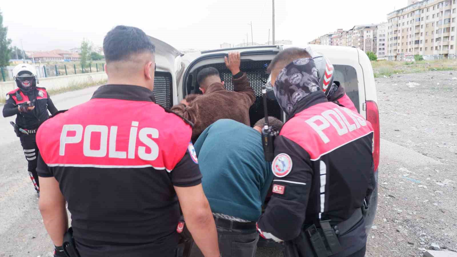 Gençlerin Kavgası Kanlı Bitti!