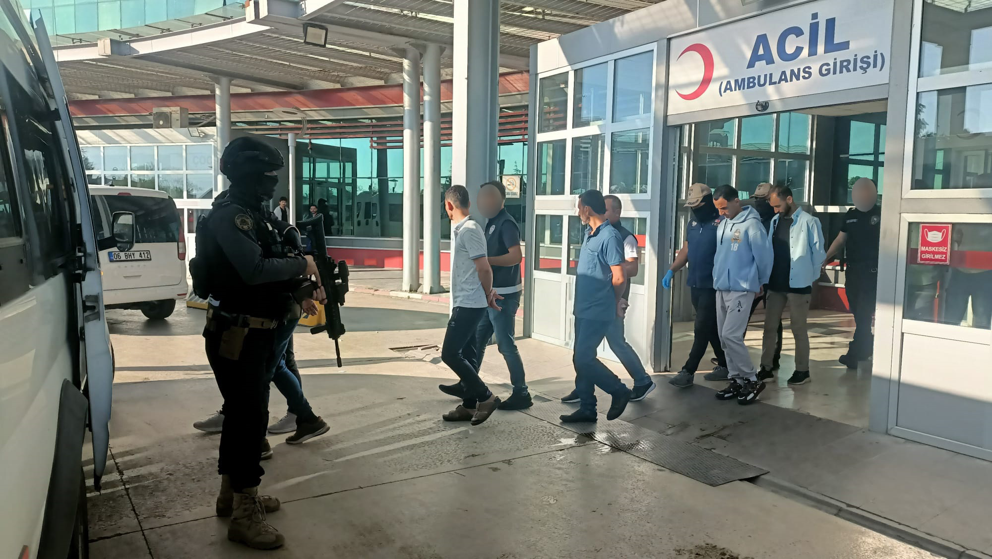 AFYON'DA DEAŞ OPERASYONU!  ÖRGÜT MENSUBU 14 ŞÜPHELİ İLE AİLELERİ GÖZALTINA ALINDI
