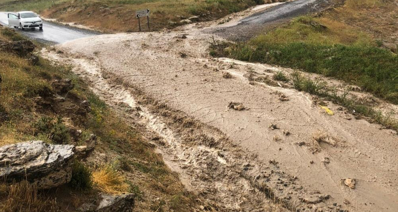 Malazgirt'te sel felaketi: 20 yaşındaki kız hayatını kaybetti