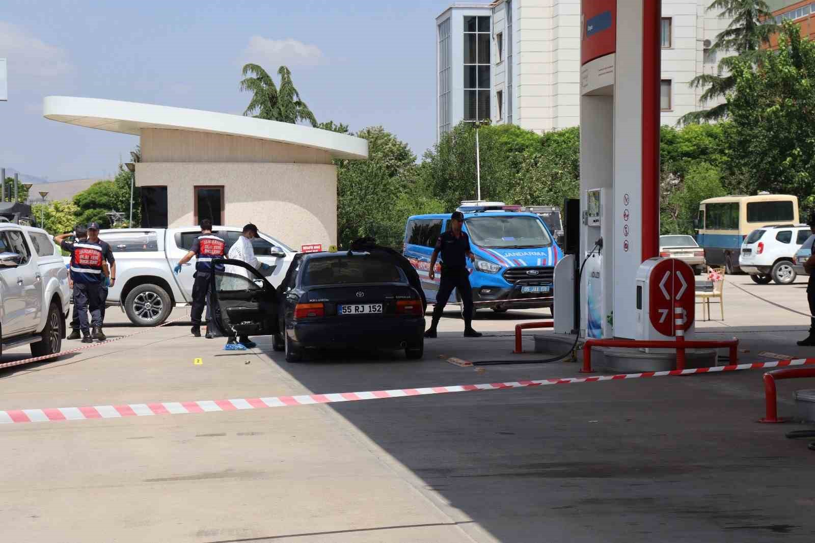 Kayınpeder Dehşeti: Damadını Öldürdü, Kızını Yaraladı