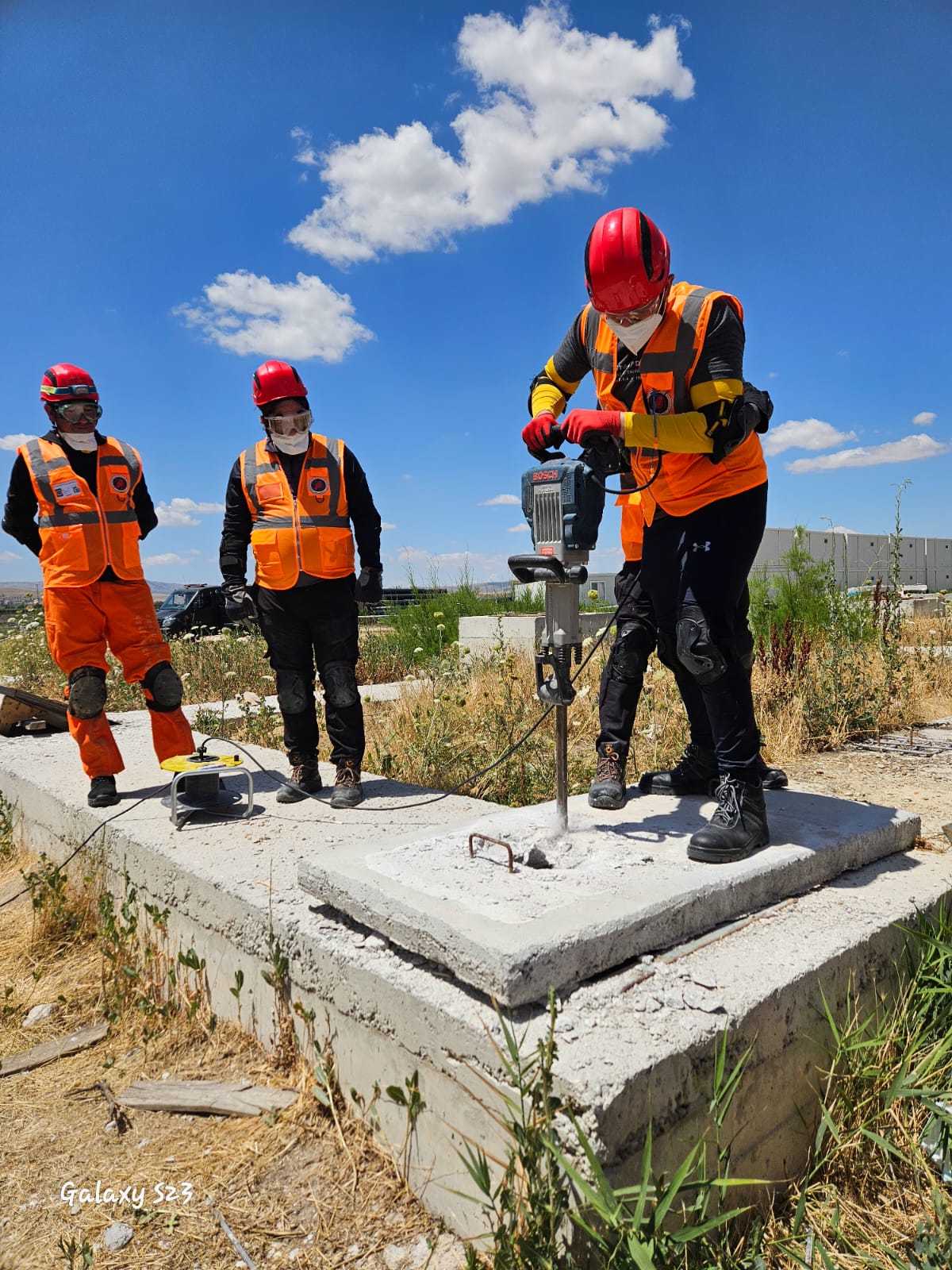 AFAD Ekipleri Dinamikleri Ayakta Tutuyor