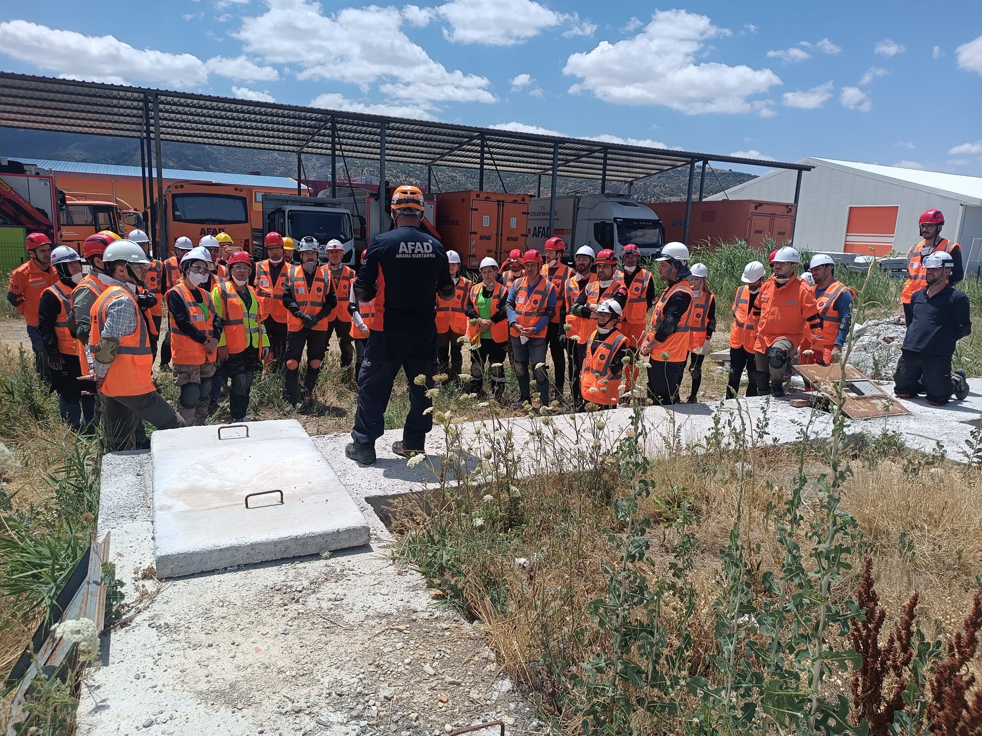 AFAD Ekipleri Dinamikleri Ayakta Tutuyor