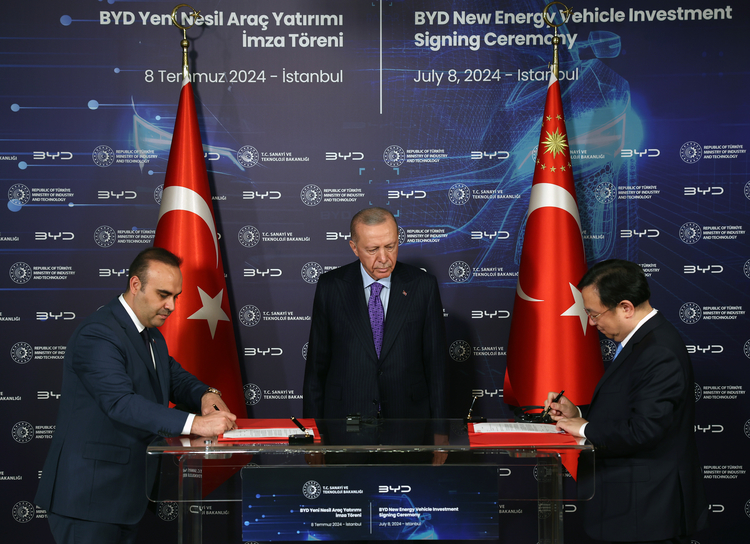 Çinli Otomotiv Devi BYD Türkiye'ye Geliyor