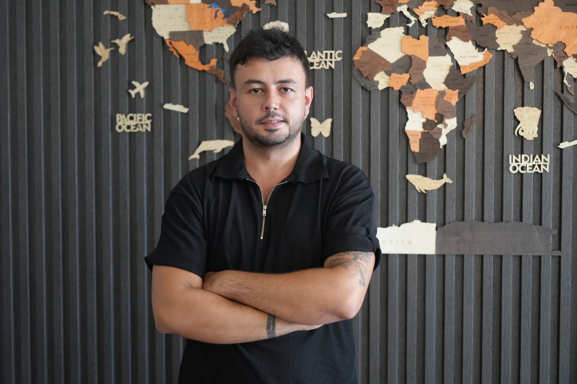 "Hayatım Değişti"  Kız arkadaşının söylediklerine hırslandı dil bilmediği ABD'de patron oldu