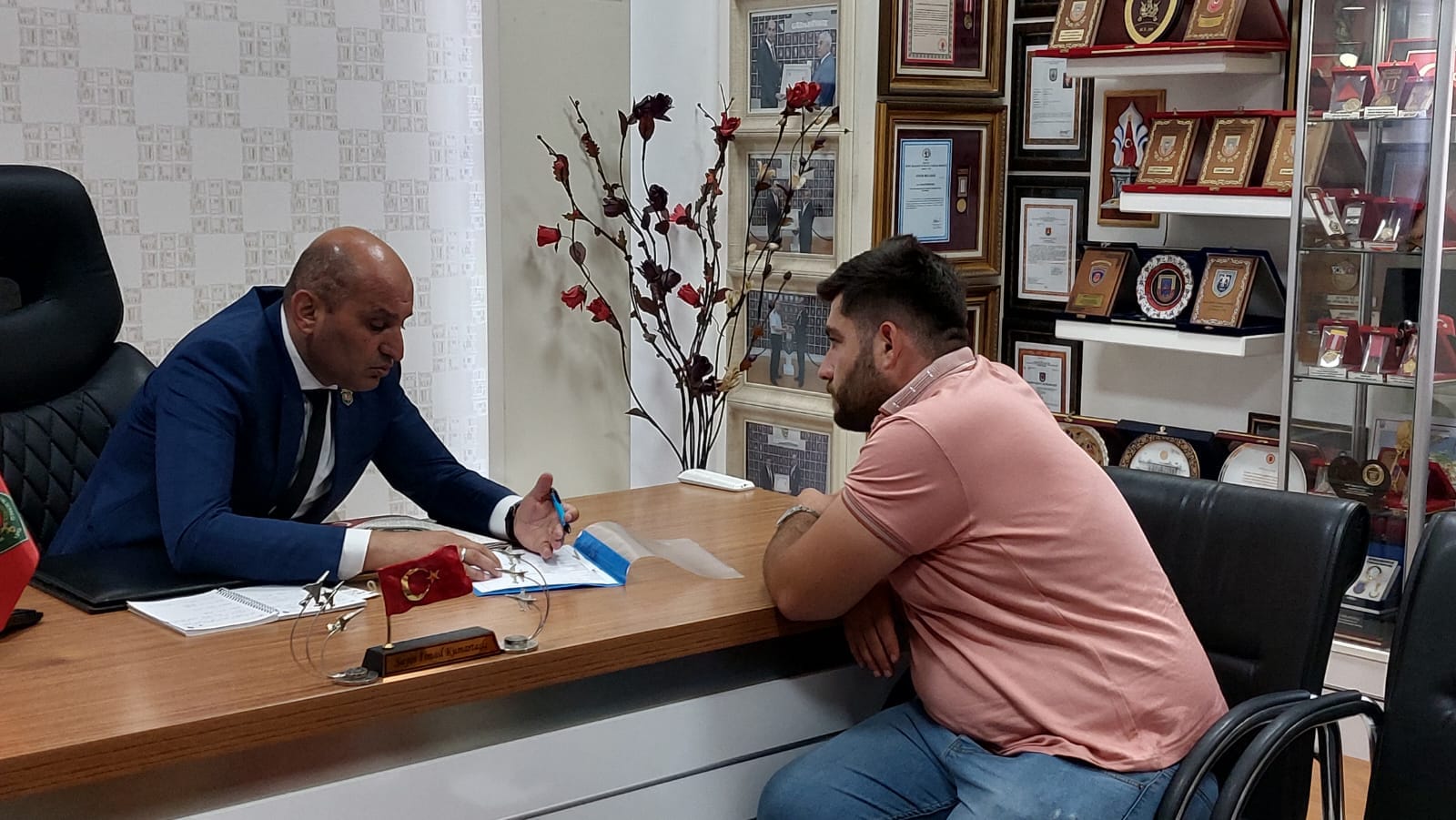 BAŞKAN KUMARTAŞLI YARALI ASKERİMİZİ YALNIZ BIRAKMIYOR