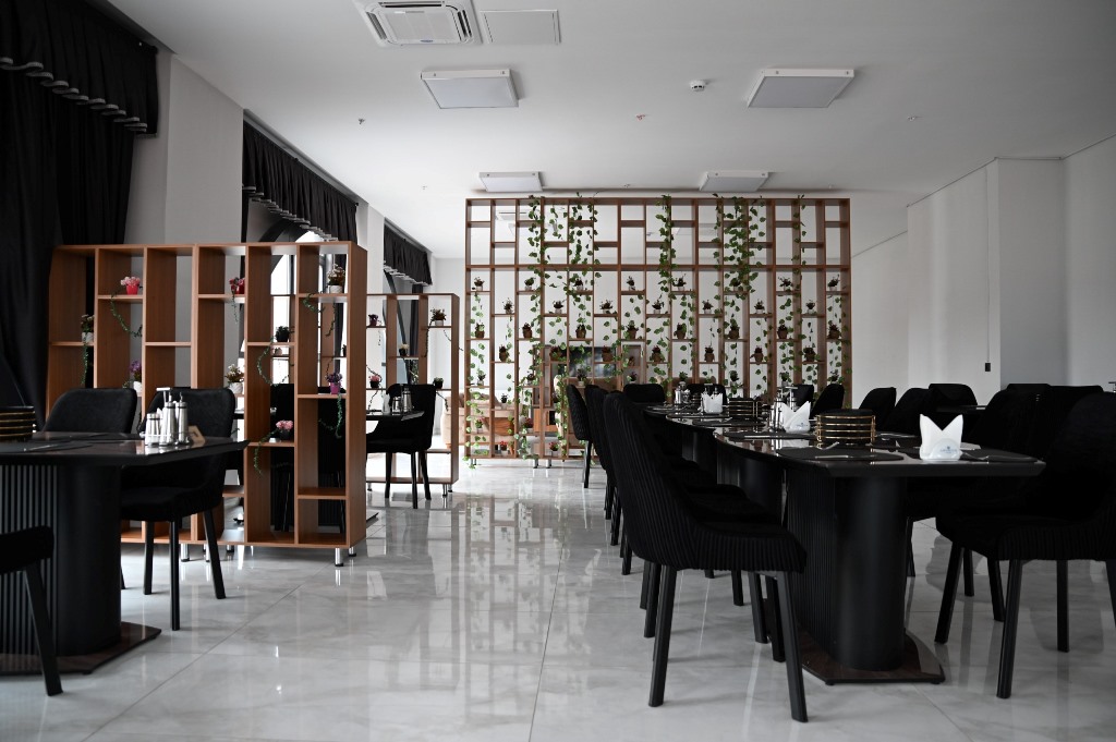 EMİRDAĞ AMORİUM RESTORAN'DA SERPME KAHVALTI VE STEAK HOUSE KEYFİ