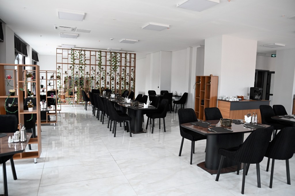 EMİRDAĞ AMORİUM RESTORAN'DA SERPME KAHVALTI VE STEAK HOUSE KEYFİ
