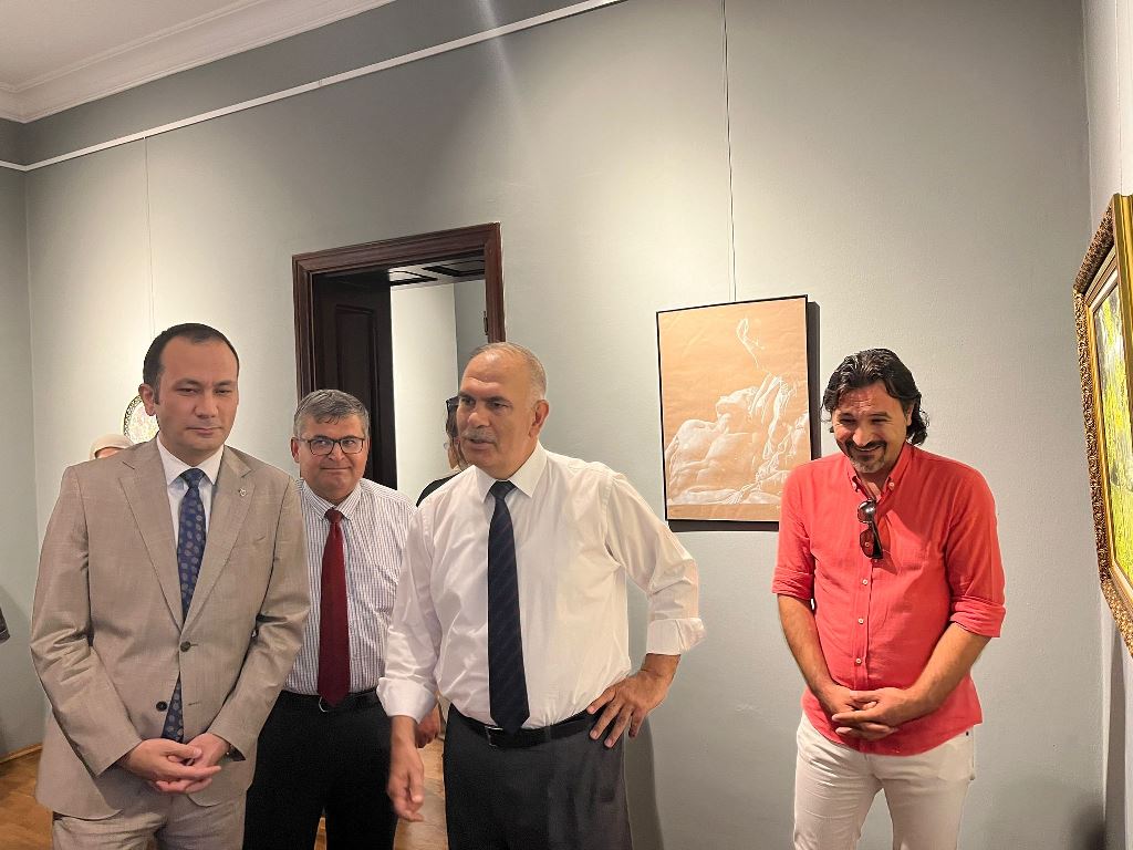 AFYONKARAHİSARLI SANATÇILARA AİT KARMA SERGİ AÇILDI