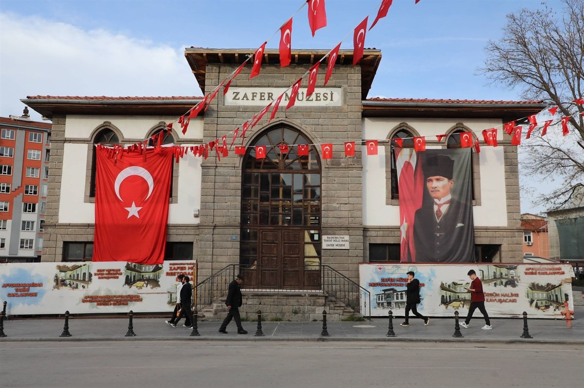 "İskeleler Altında Zafer Haftası Kutlamak İstemiyorum"