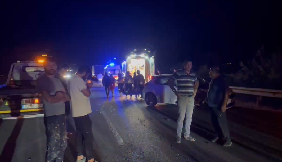 Feci Kaza: 4 Araç Kazaya Karıştı
