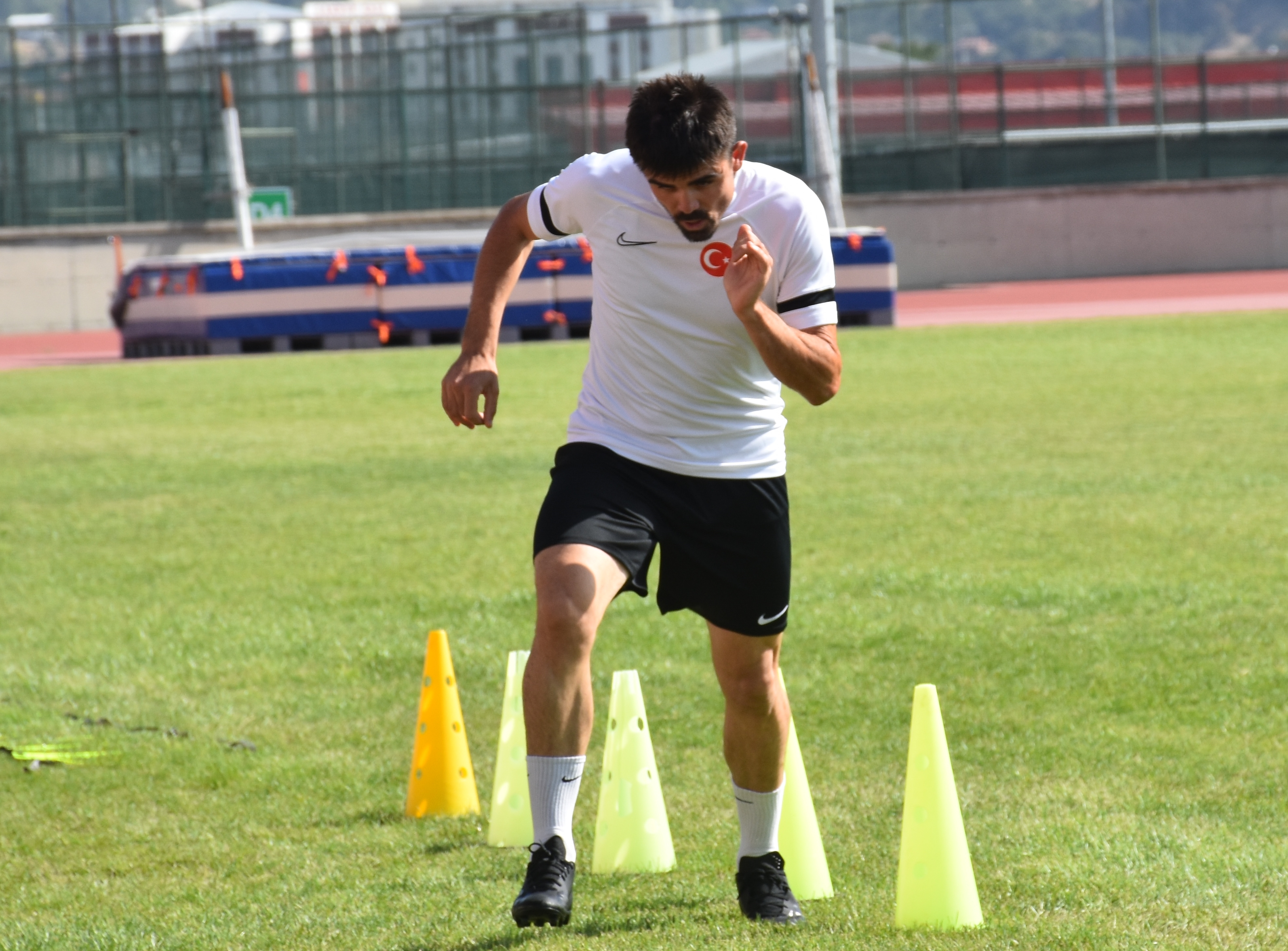 İşitme Engelli Futbolcu Emre Kılınç Milli Takım Forması İçin Verdiği Mücadeleyi Anlattı