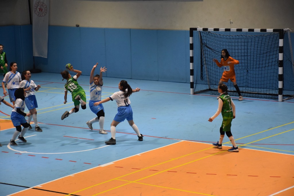 OKUL SPORLARININ BAŞARILI SEZONU DEĞERLENDİRİLDİ