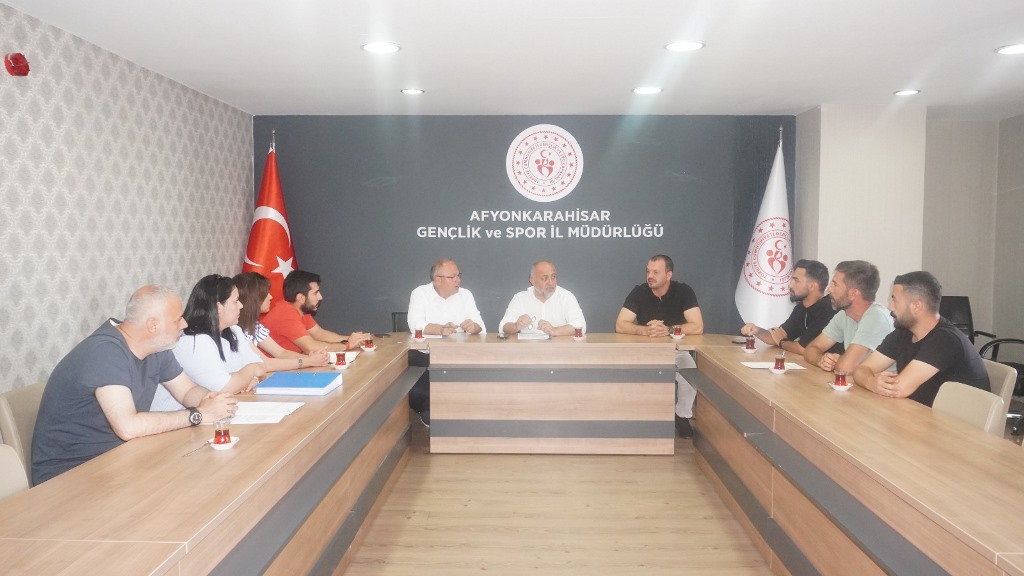 OKUL SPORLARININ BAŞARILI SEZONU DEĞERLENDİRİLDİ