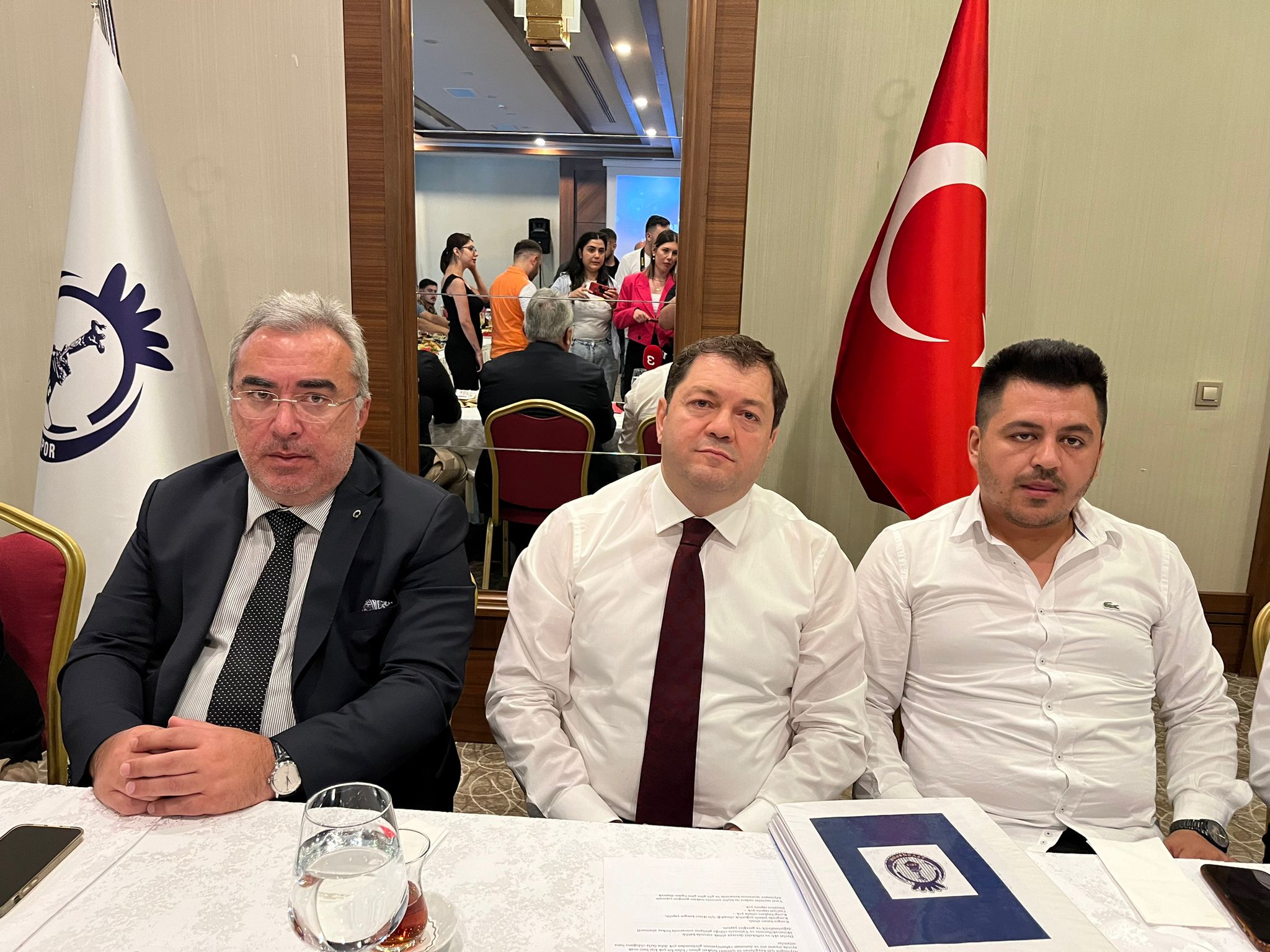 Nadir Güzbey Eski Başkanı Topa Tuttu!