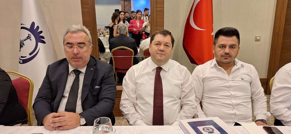 "AFYONSPOR  BAŞKANLIĞINA ADAY DEĞİLİM"