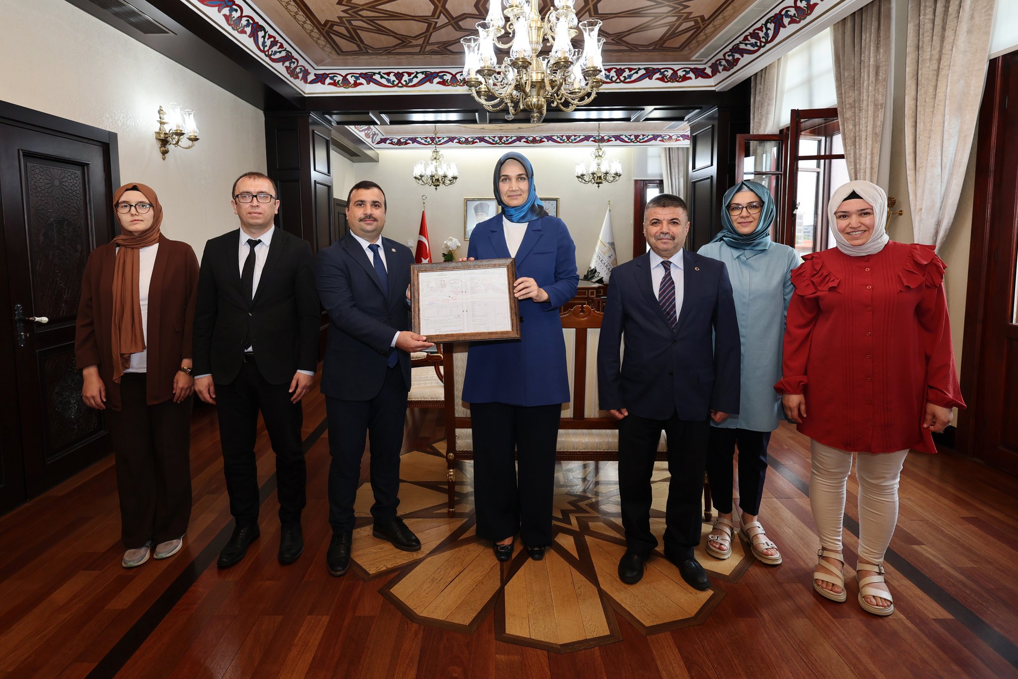 '11 Temmuz Dünya Nüfus Günü':  Vali Yiğitbaşı, İl Nüfus Müdürlüğü Personelini Makamında Kabul Etti