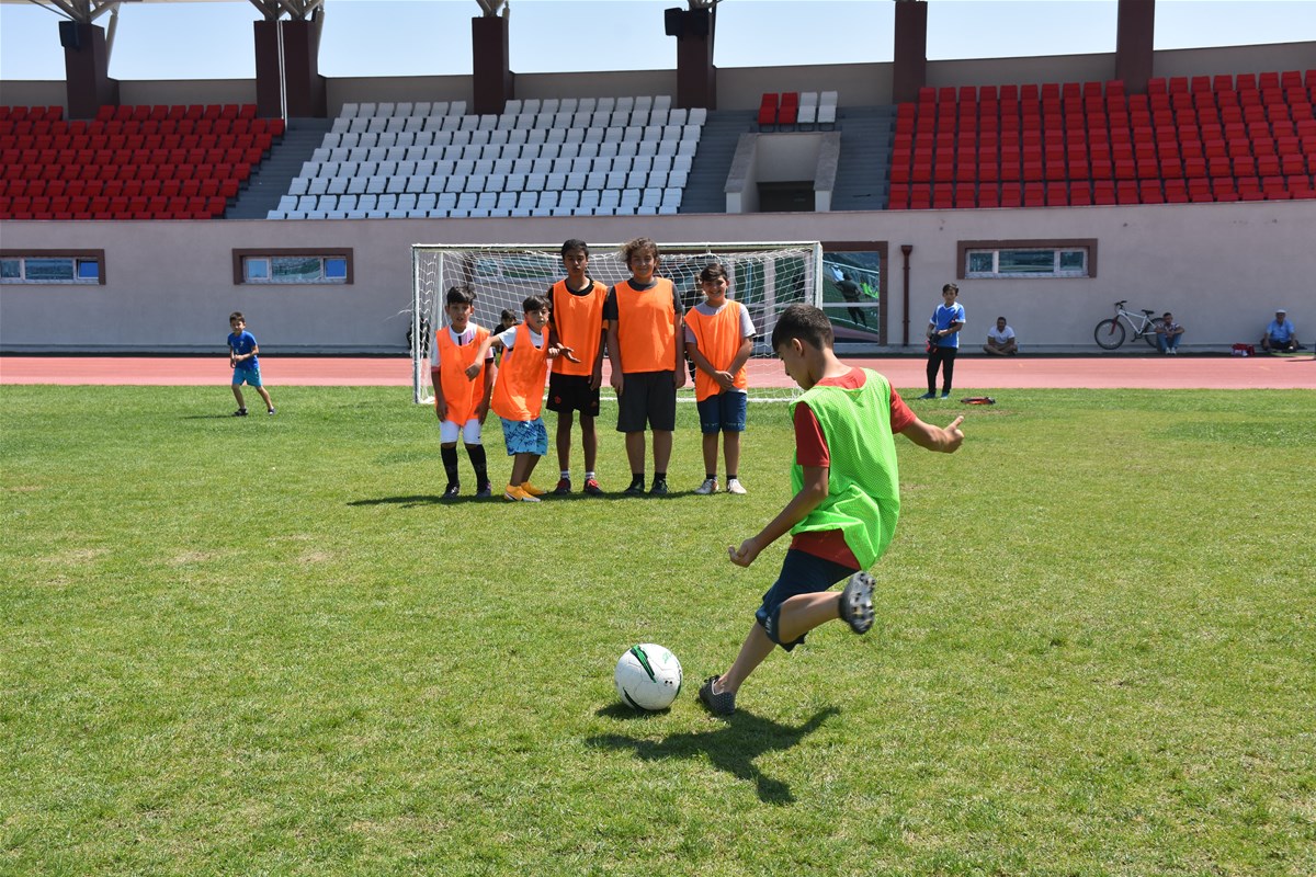 Afyonkarahisar’da Okul Sporlarının Başarılı Sezonu Değerlendirildi