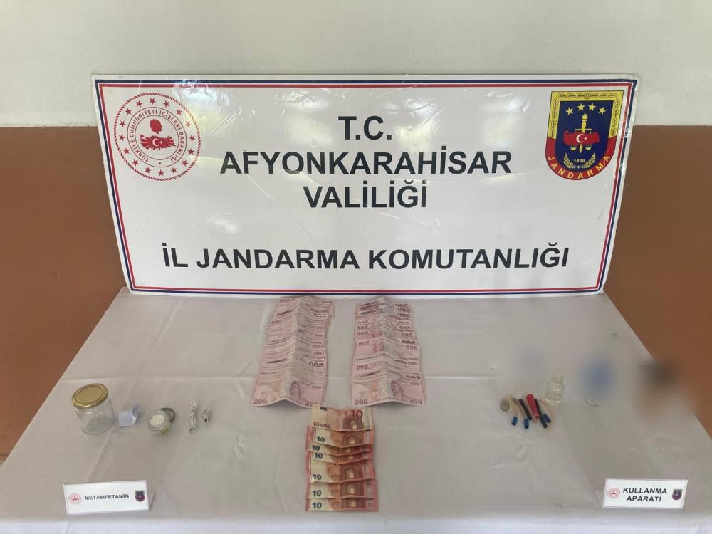 Uyuşturucu Taciri Kadın Yakalandı: Hapis cezasıyla aranan kadın, uyuşturucu ile yakalandı
