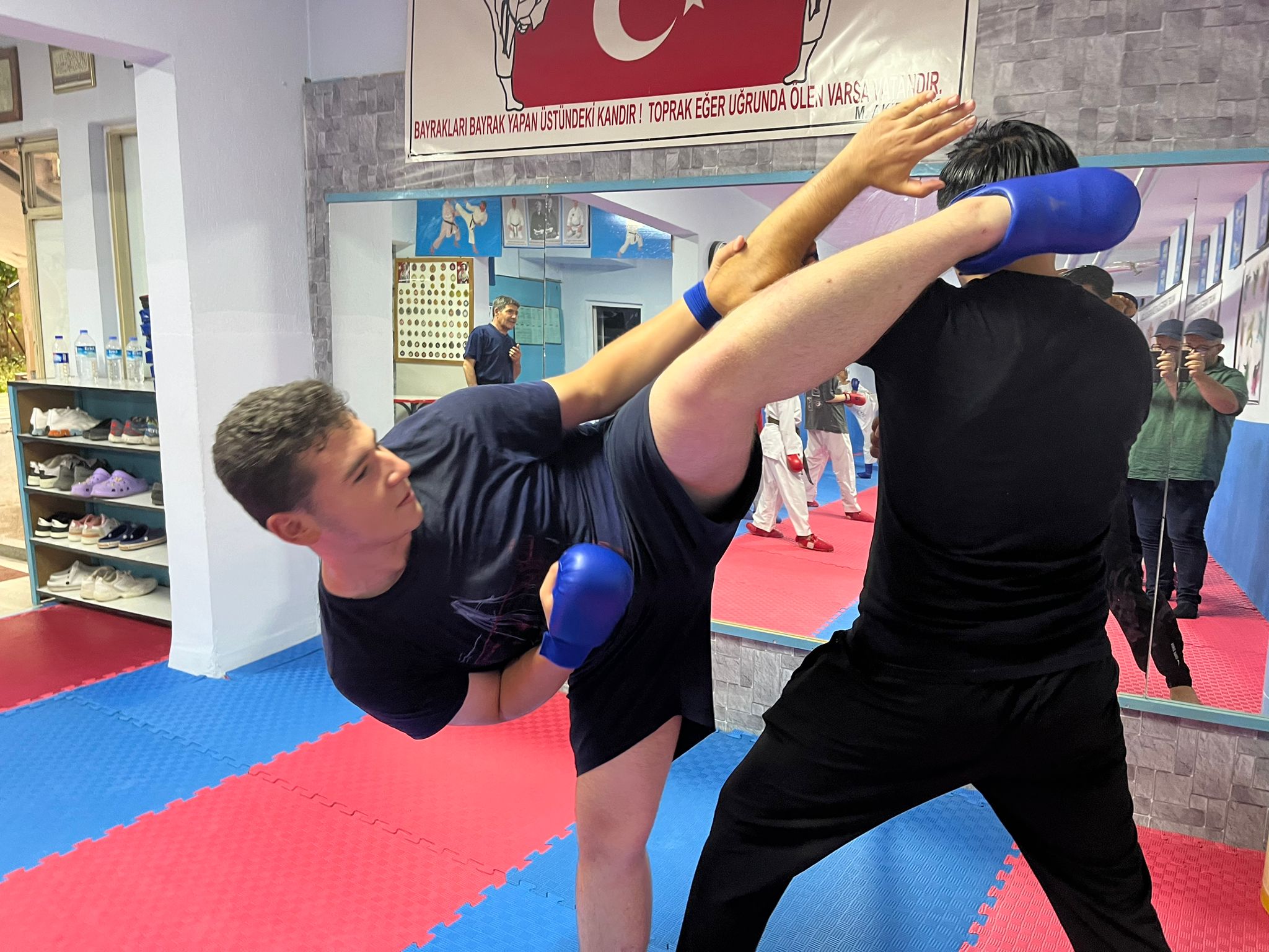 SİYAH KUŞAK SAHİBİ AKKURT'TAN TÜRKELİ GAZETESİNE ÖZEL AÇIKLAMALAR