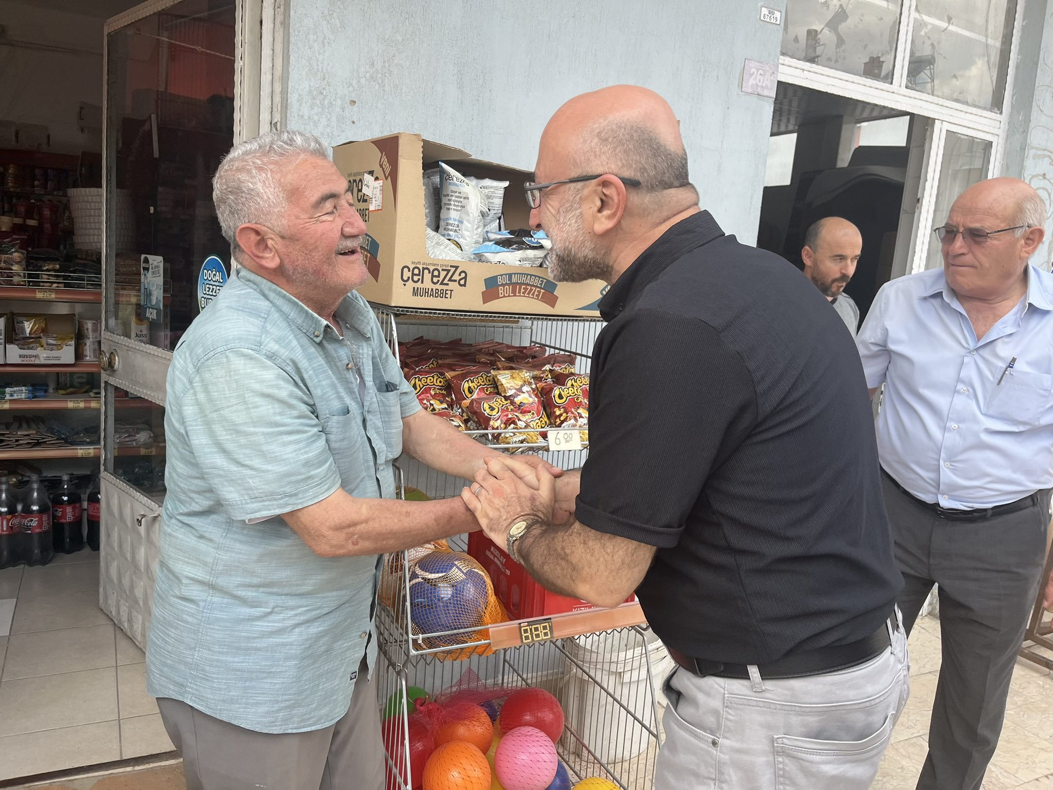 Eşrefpaşa Sakinleriyle Hemhal Oldu Sorunları Dinledi